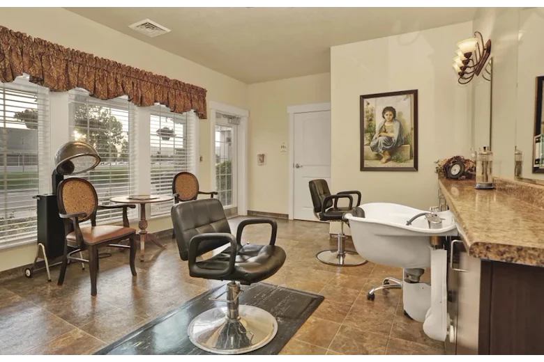 Image of Highland Glen (4)