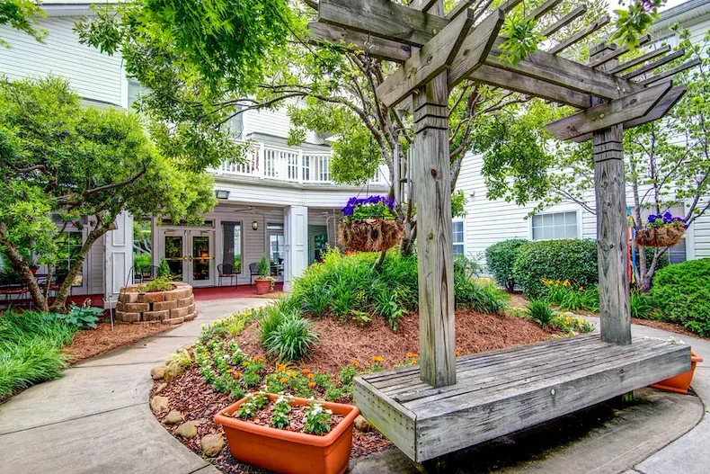 Image of Oaks at Snellville (1)