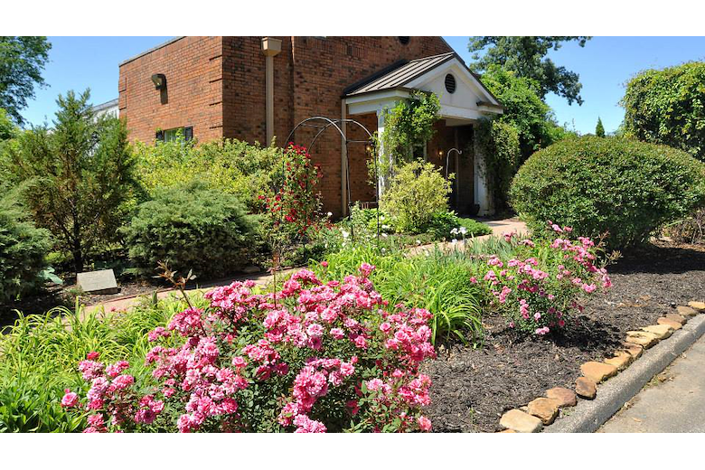 Image of Kirby Pines Manor Senior Living (3)