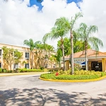 Image of Palm Beach Nursing Center (1)