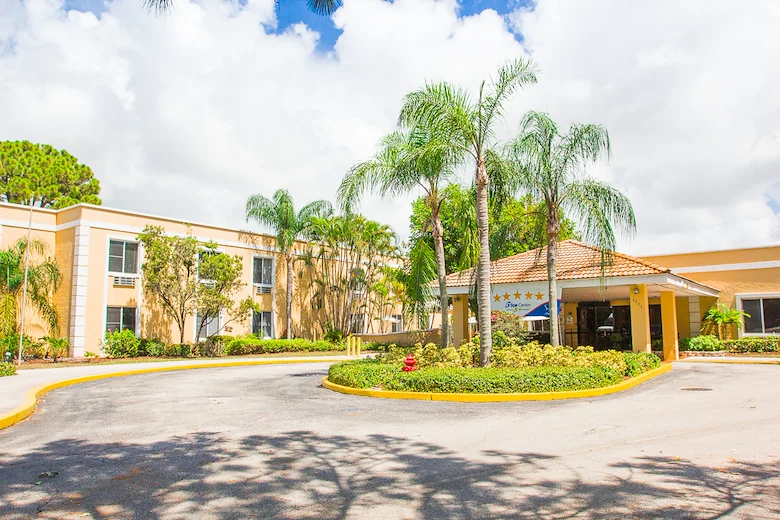 Image of Palm Beach Nursing Center (1)