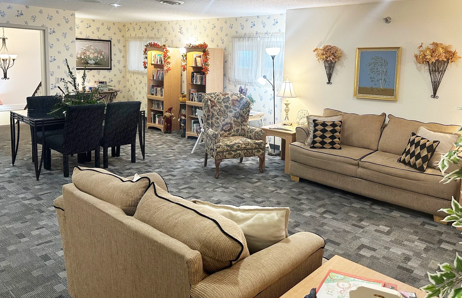 Image of HeatherWood Assisted Living and Memory Care (5)