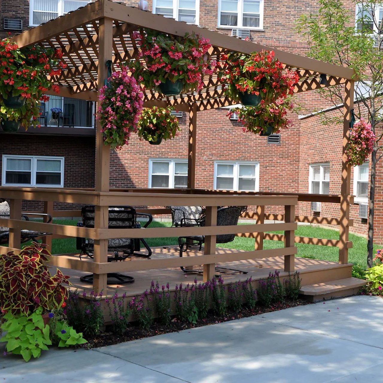 Image of Moraine Court (2)
