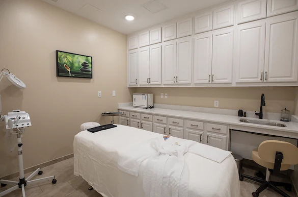 Image of Woodland Hills (9)