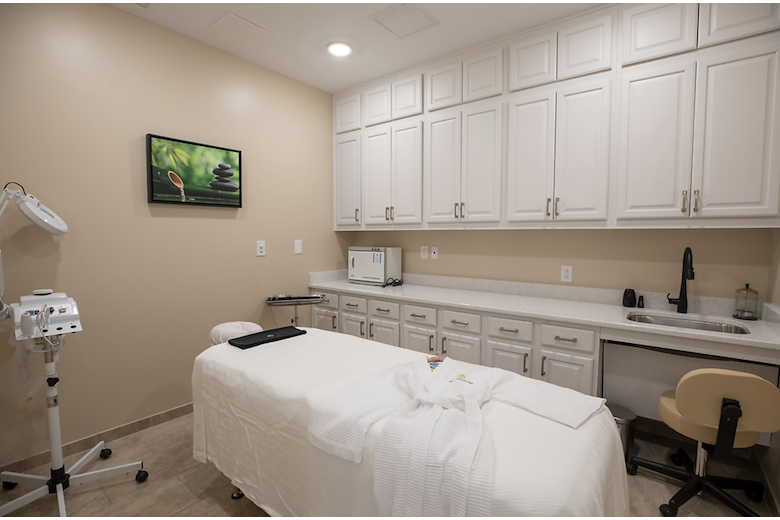 Image of Woodland Hills (9)
