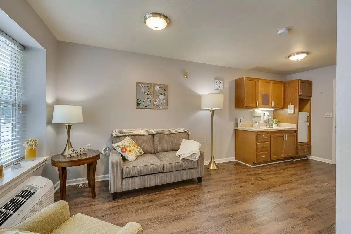 Image of Seven Hills Square Memory Care (7)