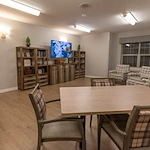 Avamere at Sandy senior living community offering assisted living, memory care, and respite care in Sandy, OR, lounging room great for relaxing or socializing