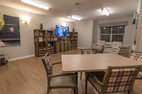 Avamere at Sandy senior living community offering assisted living, memory care, and respite care in Sandy, OR, lounging room great for relaxing or socializing