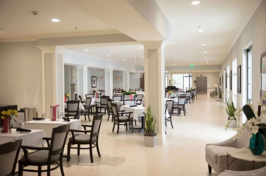 The Blake at Carnes Crossroads dining area