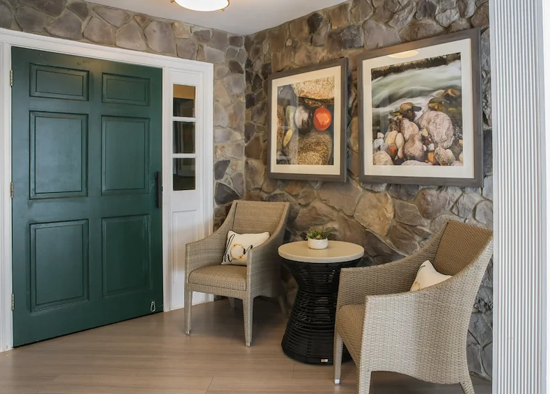 Charter Senior Living of Annapolis spot to sit or socialize