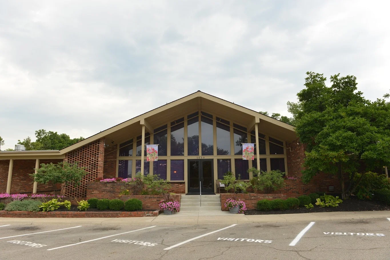 Image of Laurels Of Worthington (2)