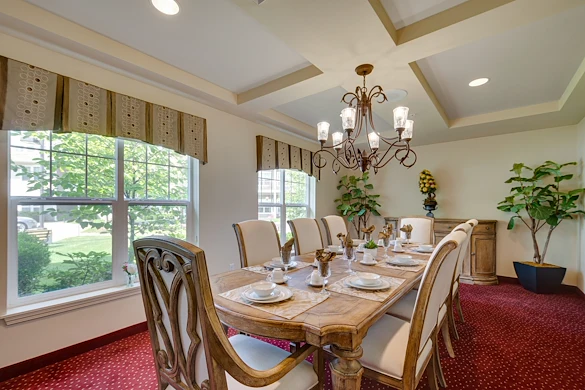 Magnolia Heights Gracious Retirement Living Hawthorn Senior Independent Living in Franklin, Massachusetts private dining room
