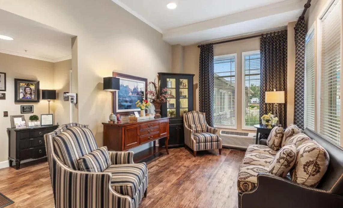 Assisted living and memory care at Belleview Heights Senior Living in Aurora, CO, cozy sitting area