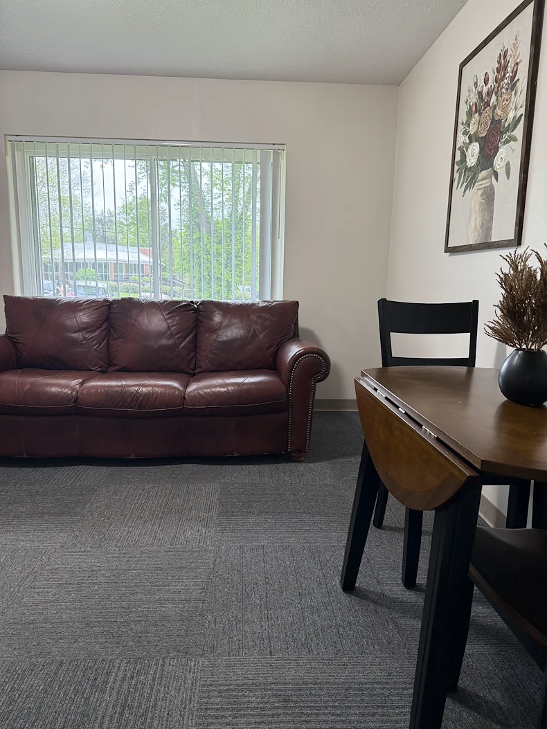 Wesley Manor Assisted Living Community offering assisted living and continuing care retirement community (CCRC) services in Louisville, KY, apartment living and dining space