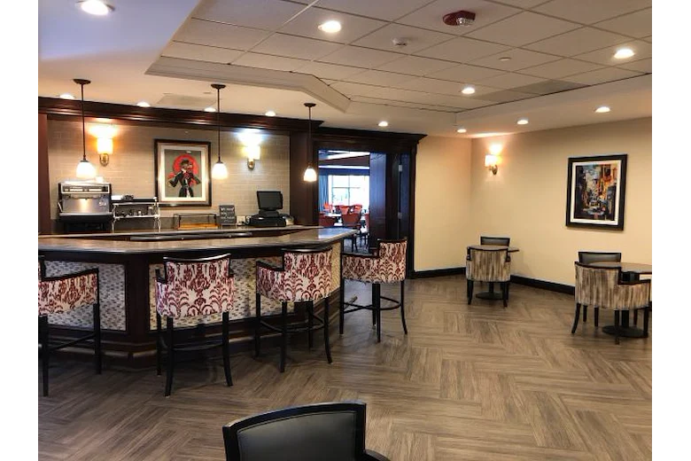 Image of Lincolnwood Place (6)