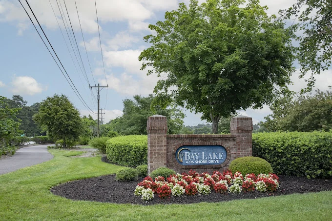 Image of Bay Lake (2)