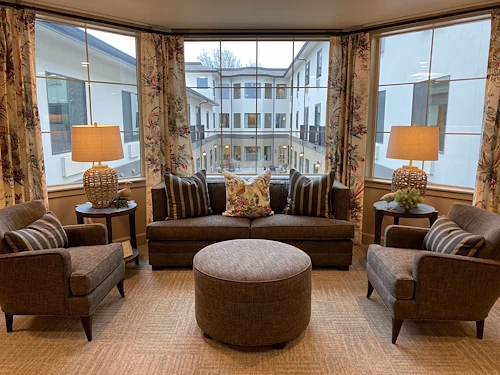 Weatherly Court Sitting Area