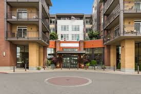 Image of Merrill Gardens at Kirkland (1)