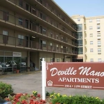 Image of Deville Manor Apartments (1)