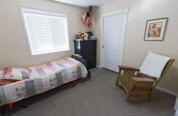 Image of Ashley Manor - Buttercup (4)