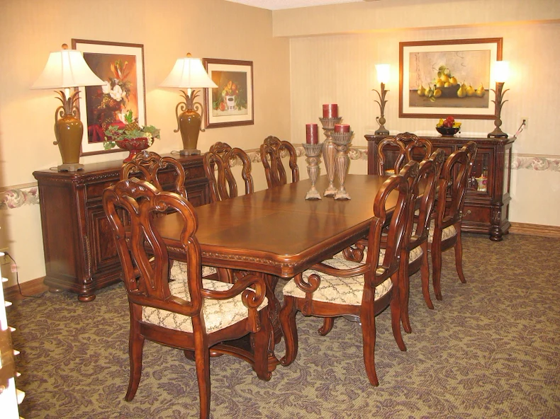 Image of Tiffany Square (6)