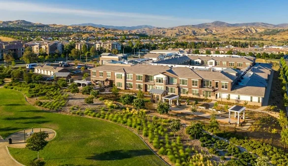 Image of Oakmont of Valencia (1)