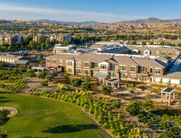 Image of Oakmont of Valencia (1)