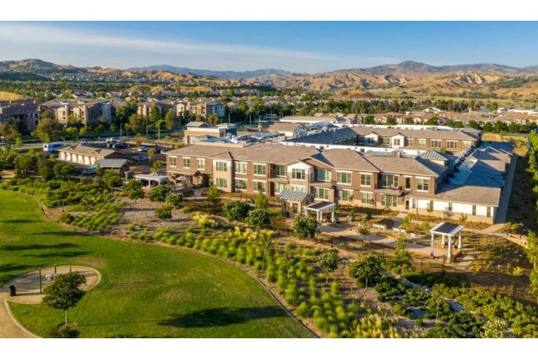 Image of Oakmont of Valencia (1)