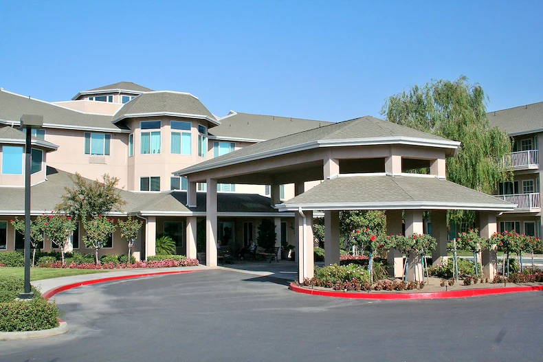 Image of Solstice Senior Living at Bakersfield (1)
