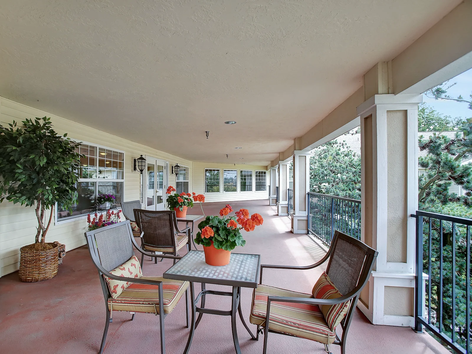 Image of Prestige Senior Living Huntington Terrace (2)