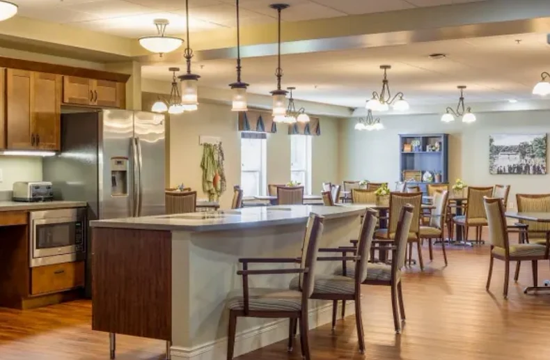 Image of Deephaven Woods (3)