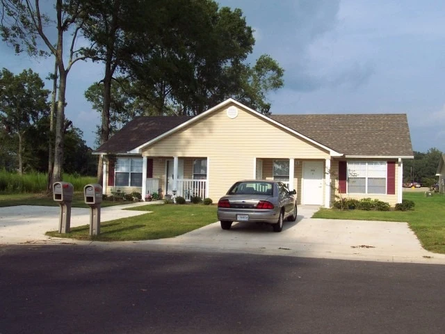 Image of Woodland Lake Senior Village (2)