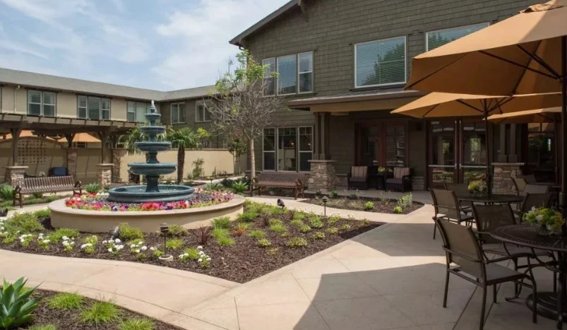 Image of Oakmont of Whittier (2)