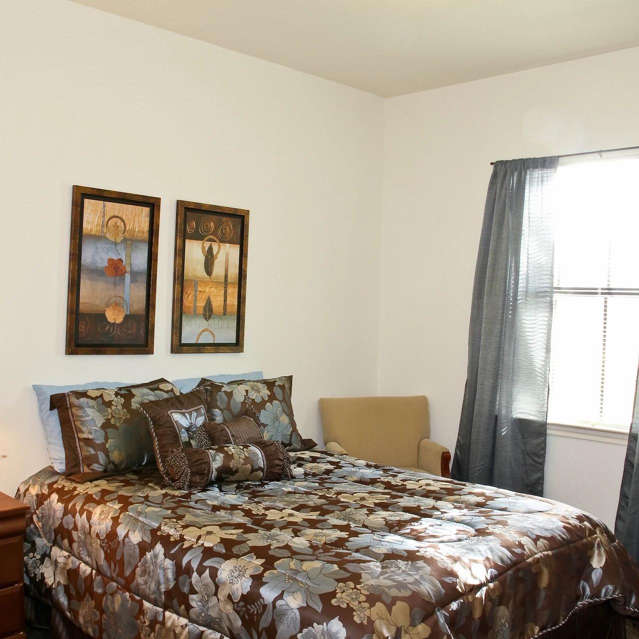 Image of Courtyards at Lake Granbury (2)