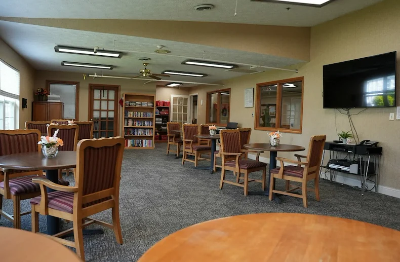 Independent living and assisted living at Beech Grove Meadows Assisted Living in Beech Grove, IN, community room for activities or dining