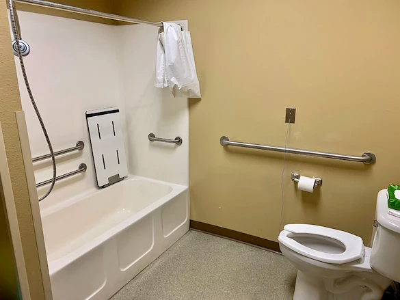 Image of Silver Tree Nursing And Rehabilitation Center (3)