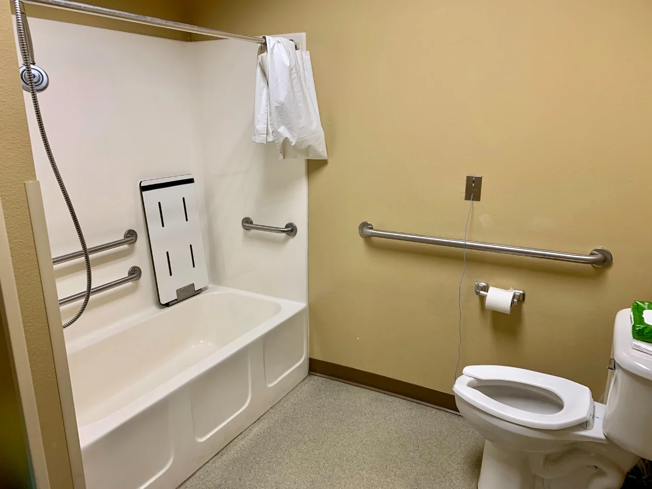 Image of Silver Tree Nursing And Rehabilitation Center (3)