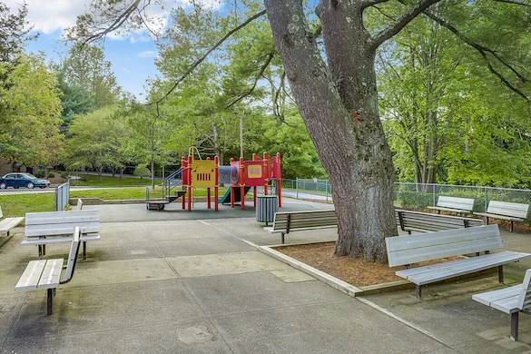 Image of Pinecrest Manor (4)