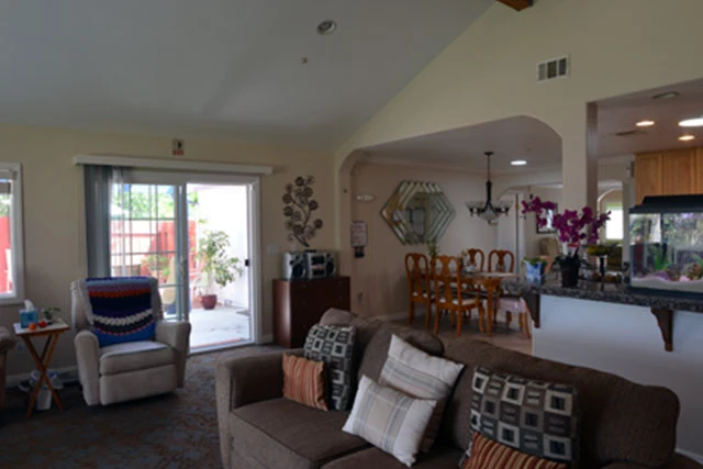 Image of Seasons at Laguna 2 (3)