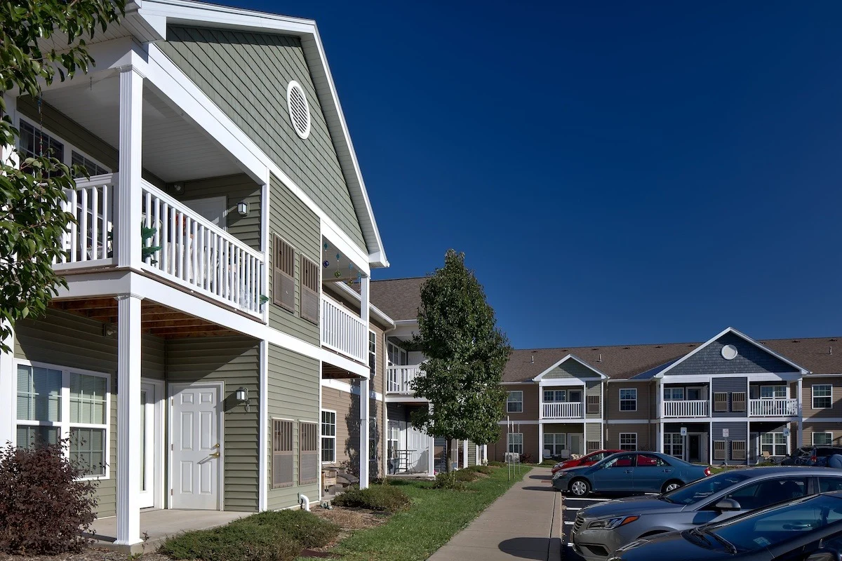 Image of Farmington Gardens (3)