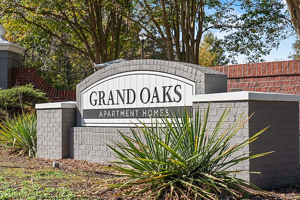 Image of Grand Oaks Apartment Homes (2)