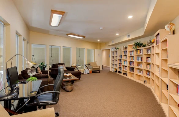 Image of Discovery Point Retirement Community (5)