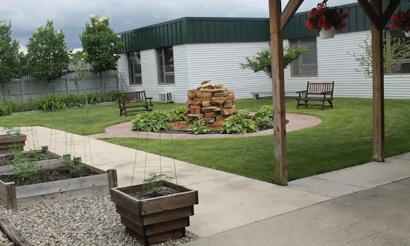 Image of Miller's Merry Manor Garrett (2)