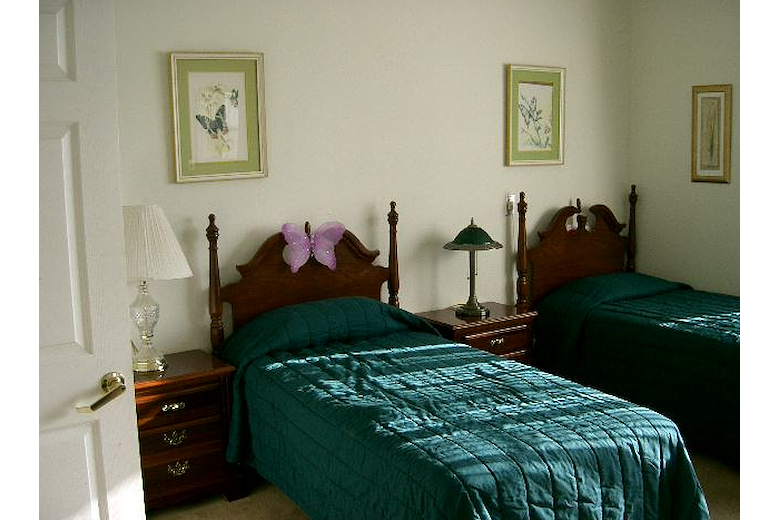 Image of Emerald Gardens (4)