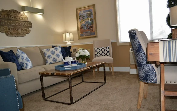 Zionsville Meadows Assisted Living, senior living community offering independent living and assisted living in Zionsville, IN, apartment living room