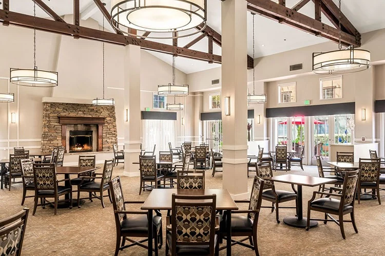 Woodbridge Terrace of Irvine, independent living, assisted living, and memory care in Irvine, CA, dining room