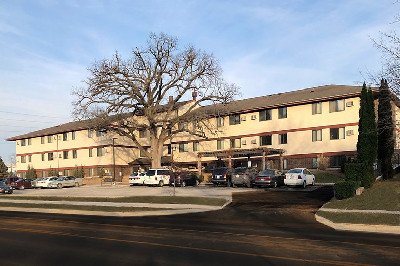 Image of Oak Village Senior Residences (1)
