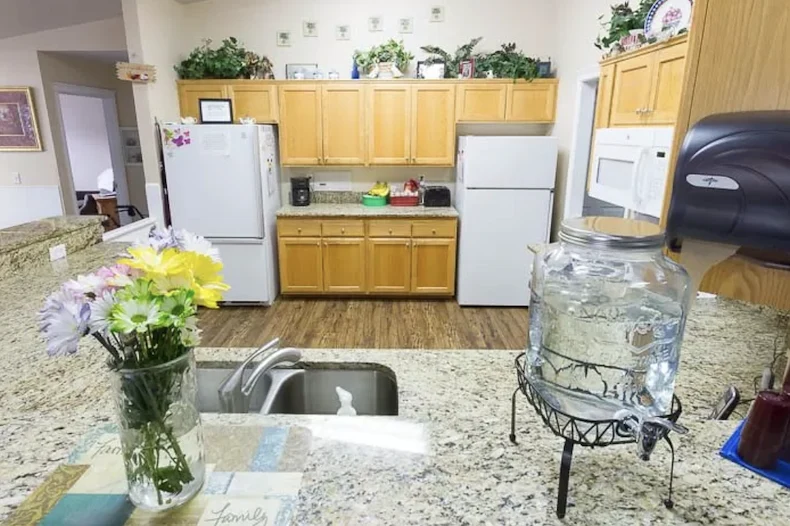 Image of Ashley Manor - Beverly Hills (2)