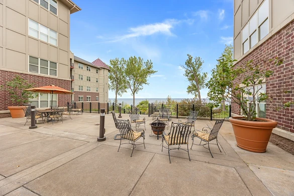 Ecumen Lakeshore Senior Living Outdoor Patio 