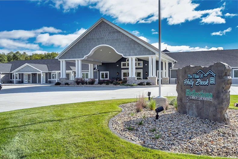 Image of Villas of Holly Brook and Reflections Bellevue, Illinois (1)